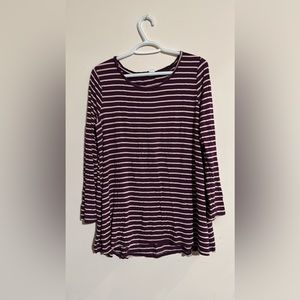 Large Old Navy long sleeve top